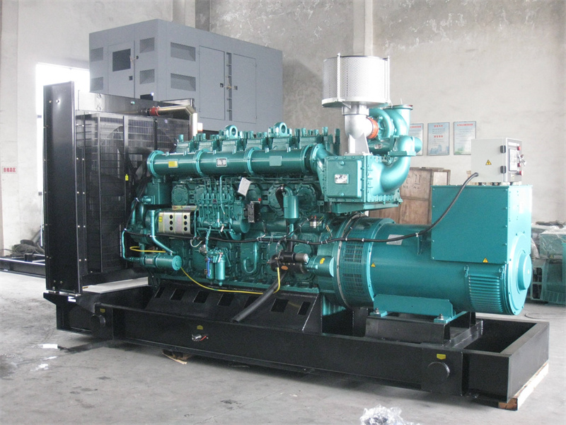 新宾200KW 柴油发电机的油耗是多少?