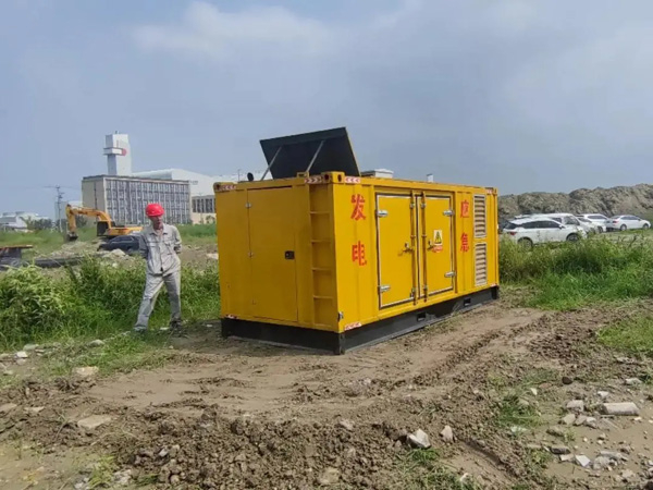 新宾200KW柴油发电机机组每小时的油耗量受哪些因素影响?