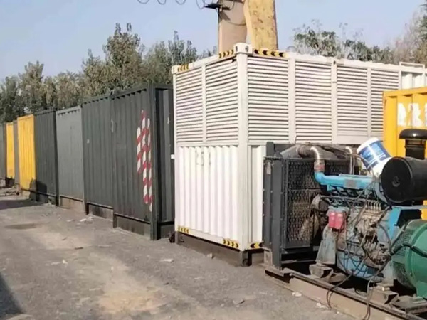 新宾200KW柴油发电机机组每小时油耗是多少?